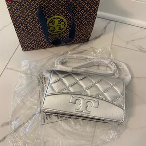 Tory Burch purse/wallet